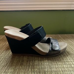 Chinese Laundry slide on wedges with color block straps, in black and bronze